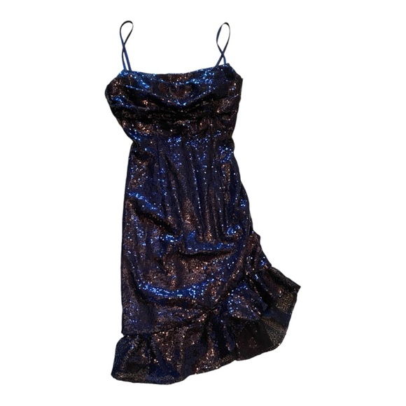 Sequined spaghetti strap asymmetrical special occasion dress 🔥🔥🔥 - Picture 7 of 9